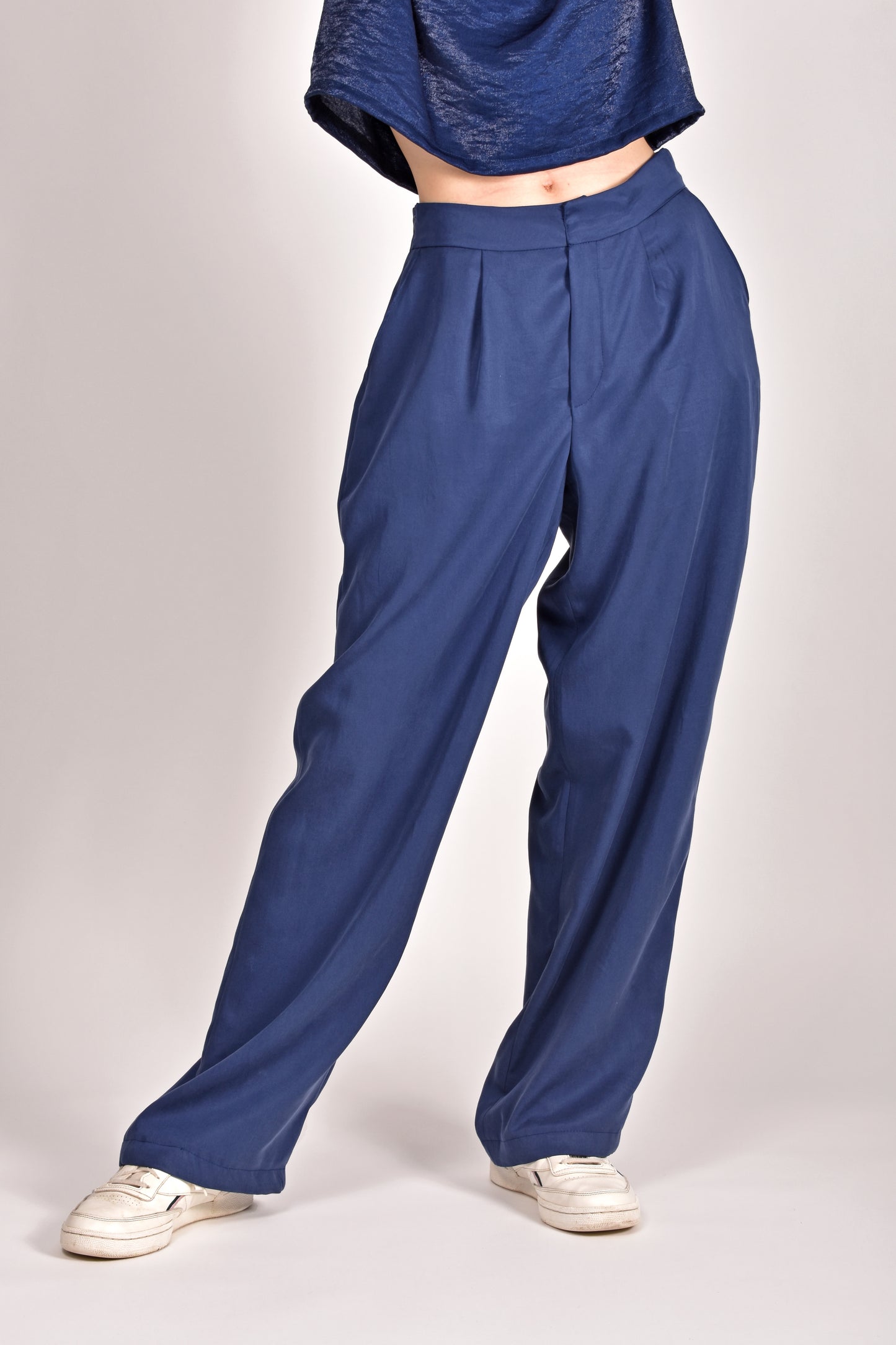 Hose AIR Tencel oder Recycling dunkelblau
