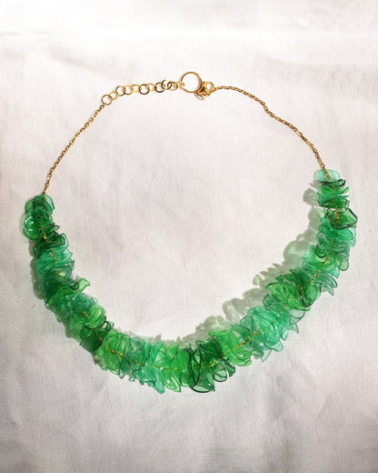 Upcycling Statement-Kette grün gold – Einzelstück