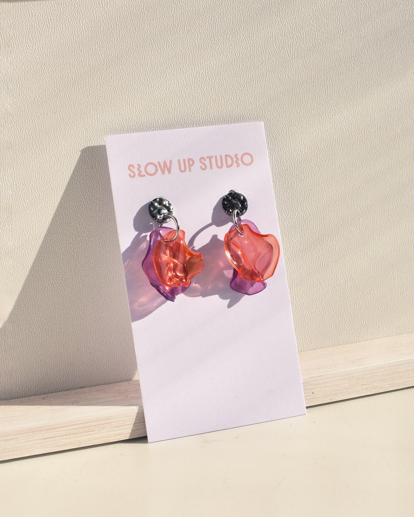 Upcycling Ohrringe Stecker PETALS rosa+orange