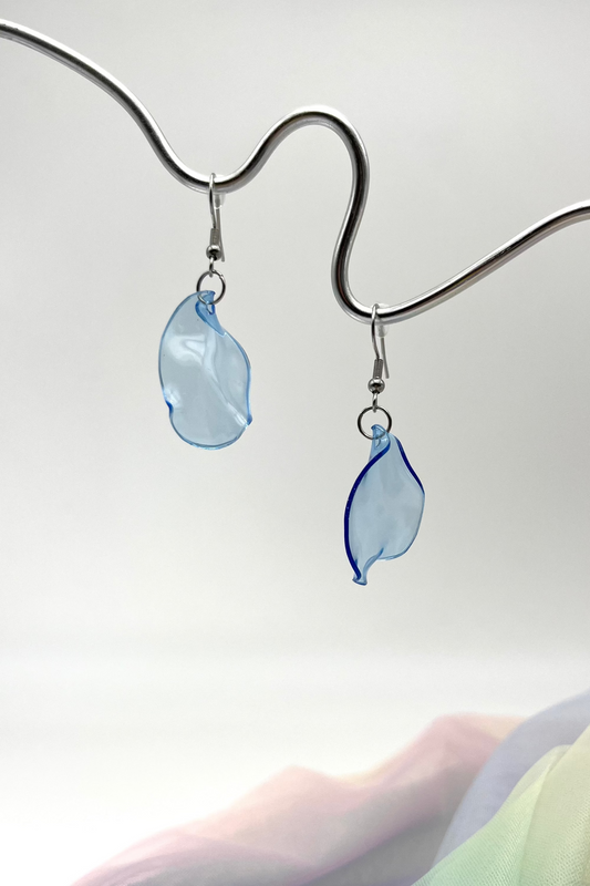 Ohrringe upcycling aus Plastikflasche hellblau
